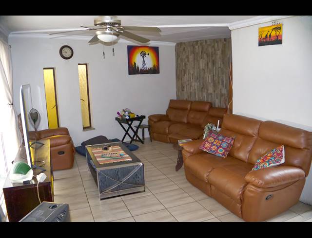 3 BEDROOM FREESTANDING FOR SALE IN FARRARMERE